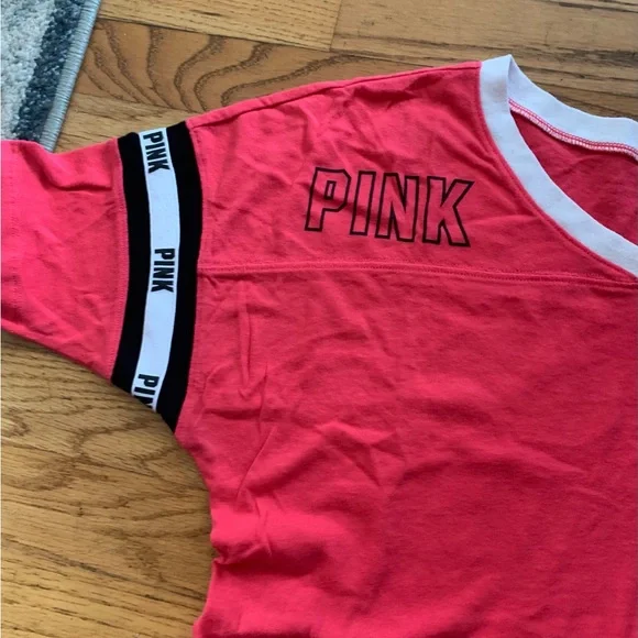 PINK Victoria's Secret woman’s pink shirt XS - Picture 2 of 5